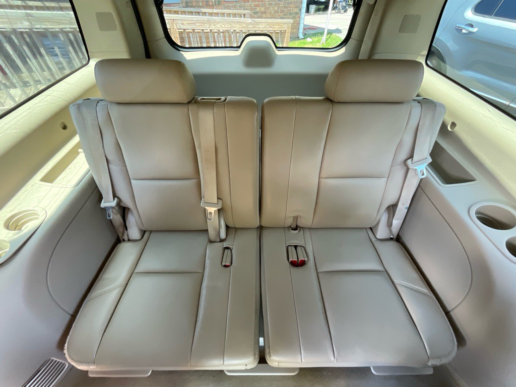 2014 Chevrolet Suburban Image 38