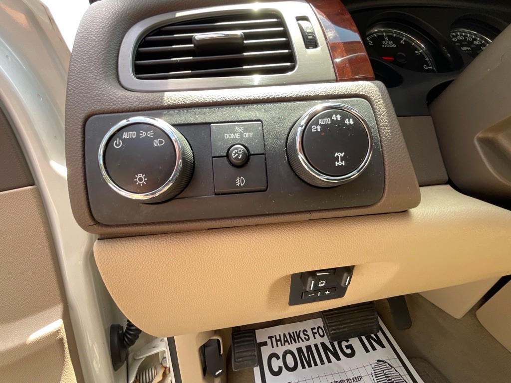 2014 Chevrolet Suburban Image 47