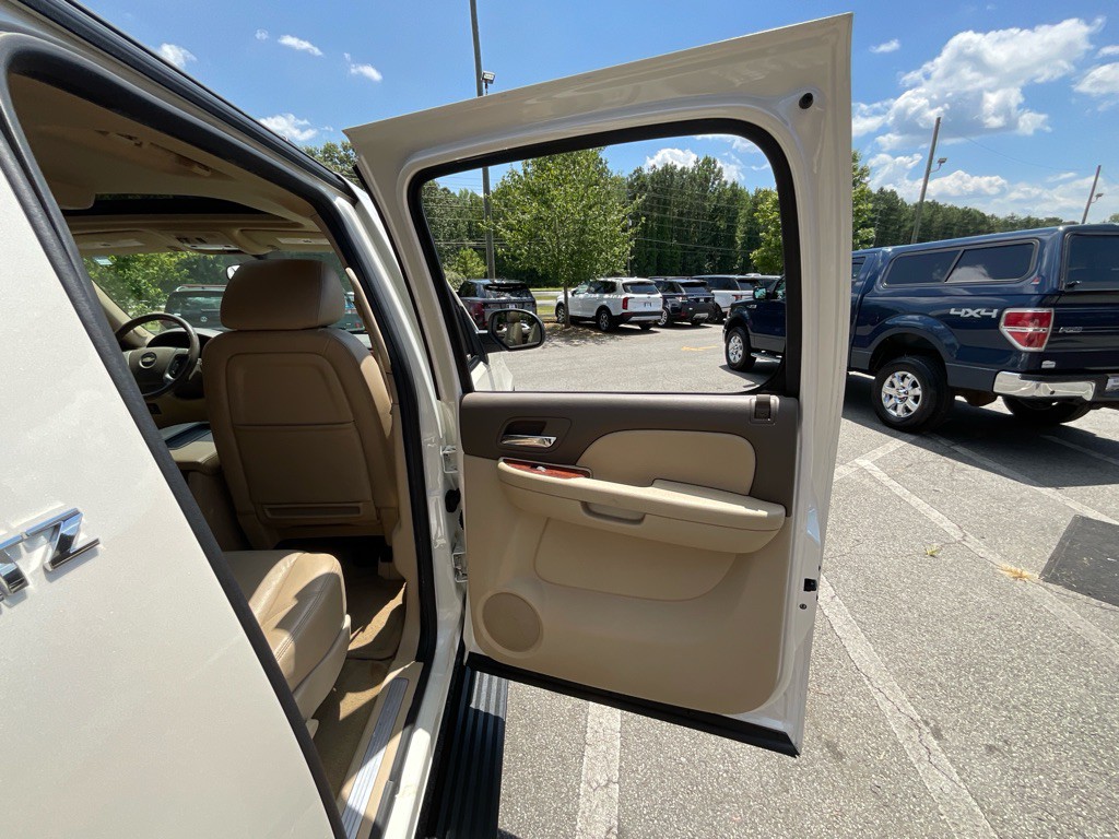 2014 Chevrolet Suburban Image 50