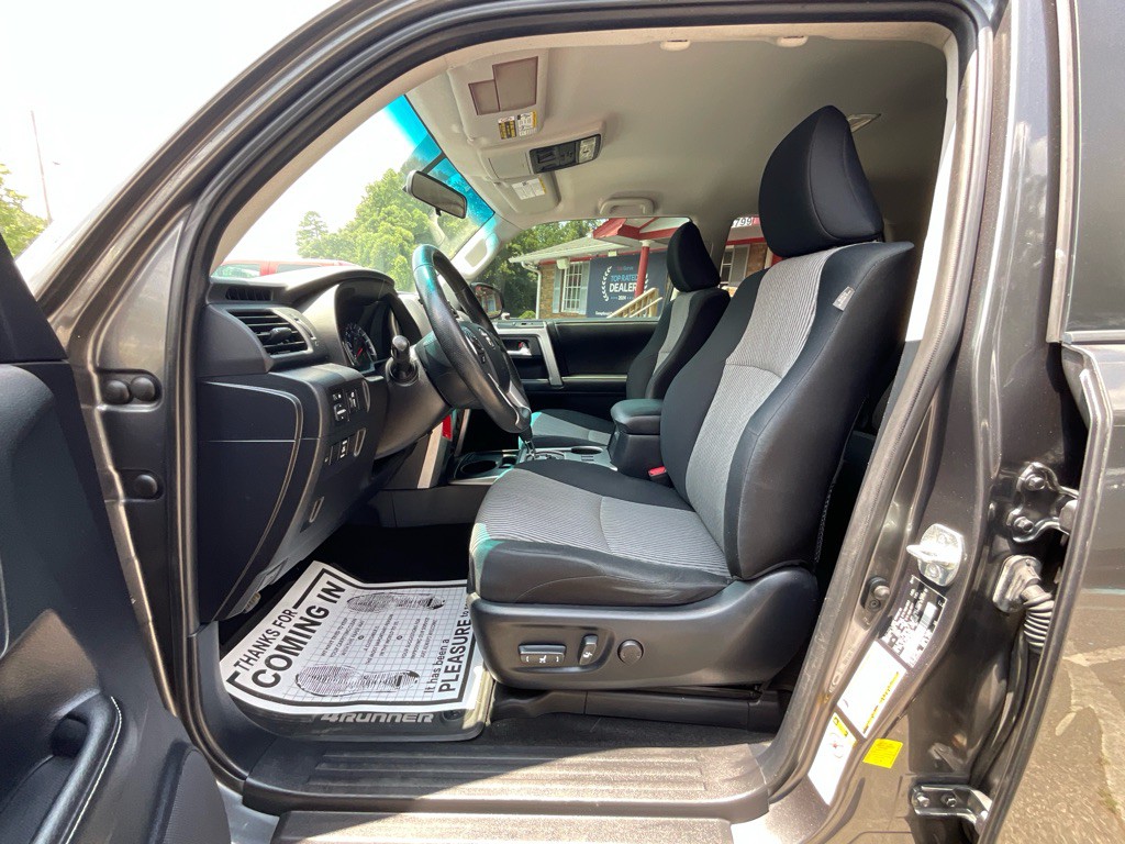 2015 Toyota 4Runner Image 14