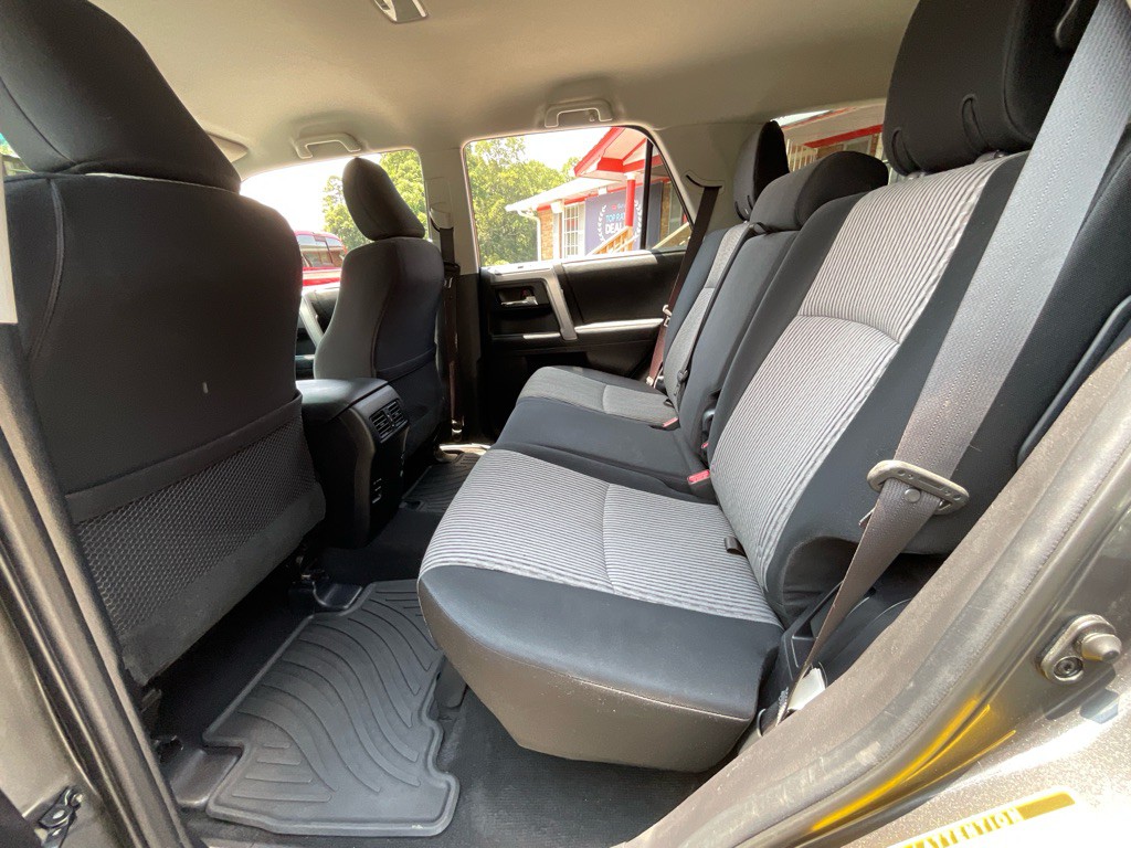 2015 Toyota 4Runner Image 28