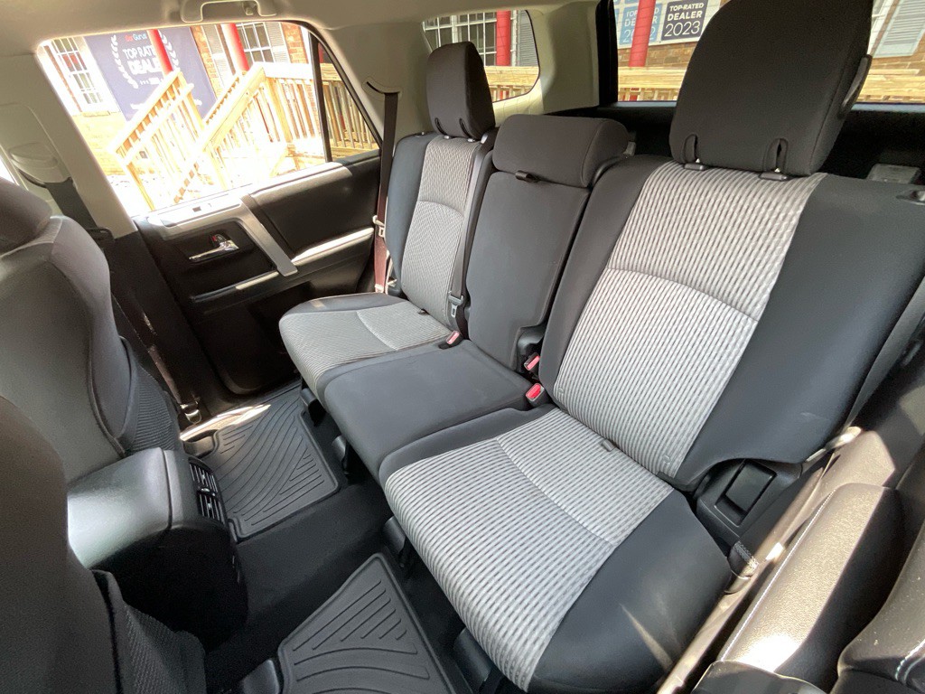 2015 Toyota 4Runner Image 30