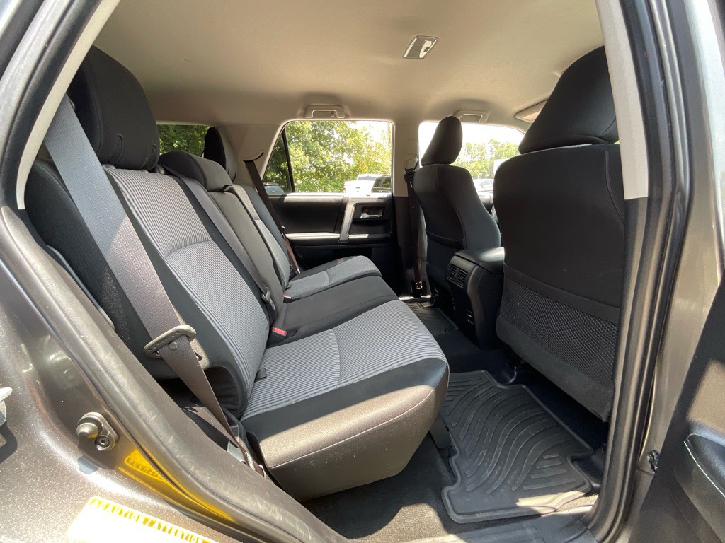 2015 Toyota 4Runner Image 31