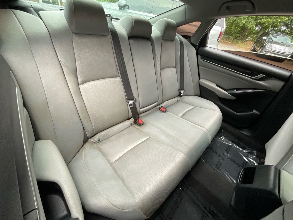 2020 Honda Accord Image 30