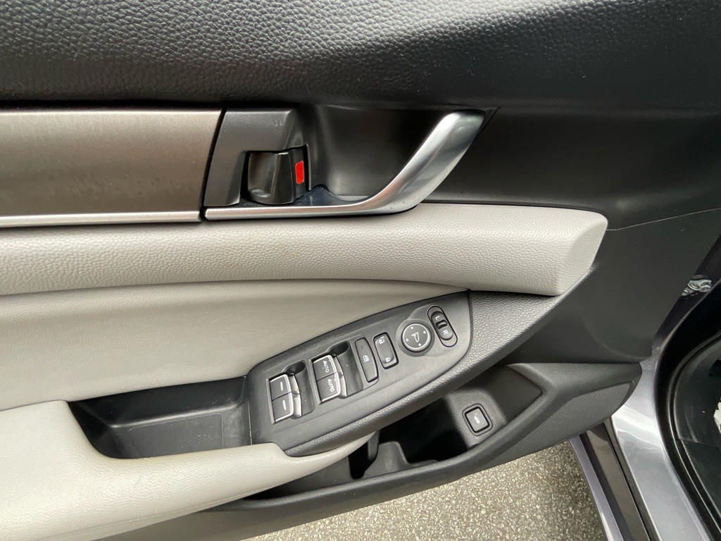 2020 Honda Accord Image 36