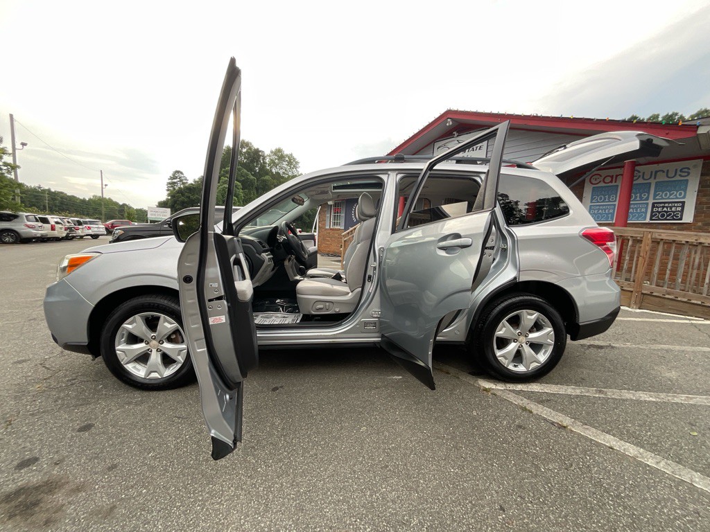 2014 Subaru Forester Image 35