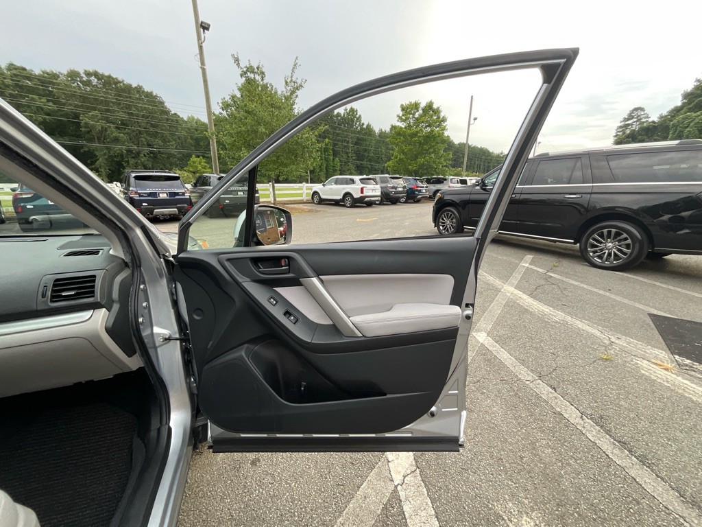 2014 Subaru Forester Image 42