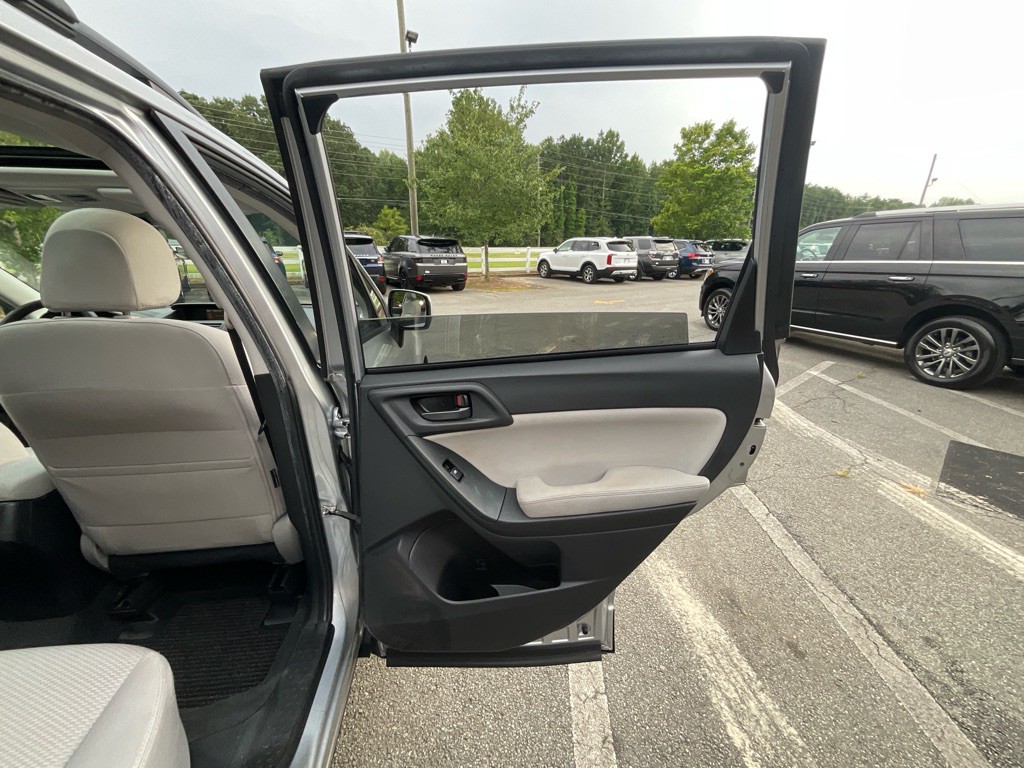 2014 Subaru Forester Image 43
