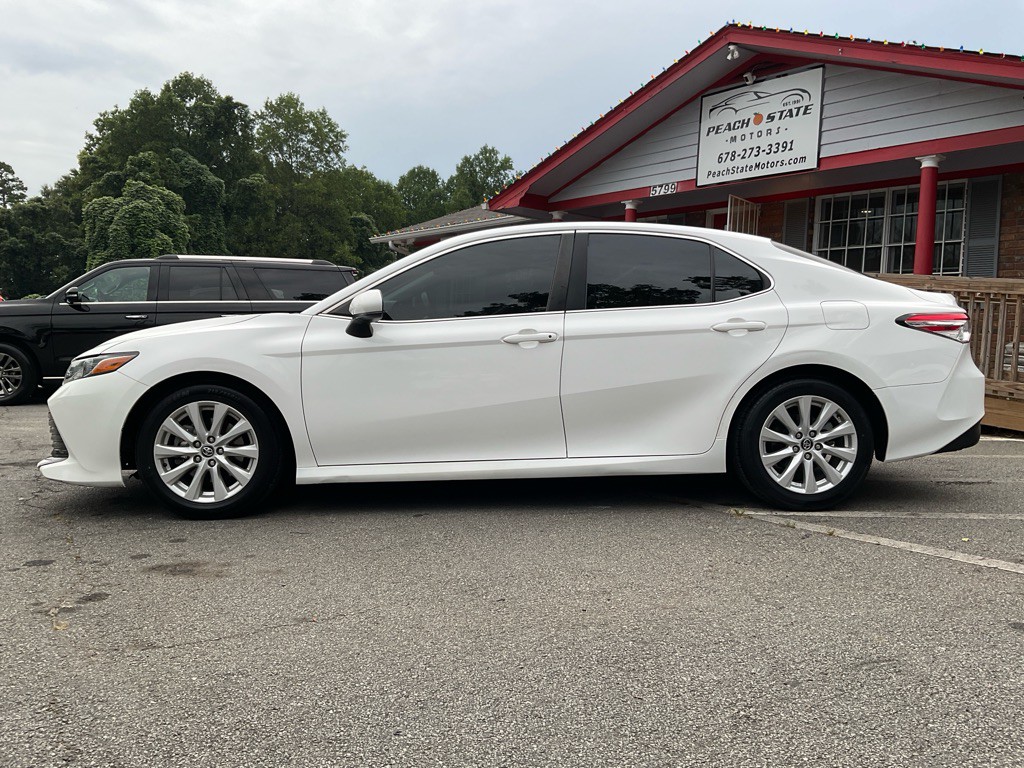 2020 Toyota Camry Image 8