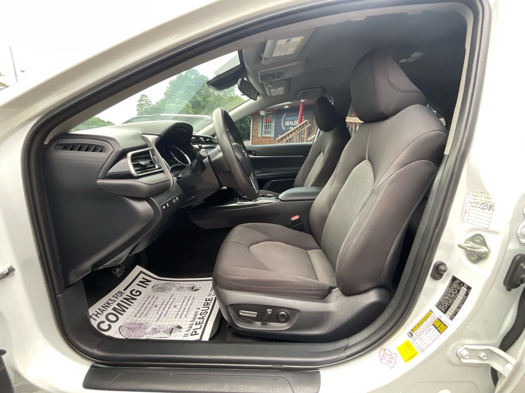 2020 Toyota Camry Image 13
