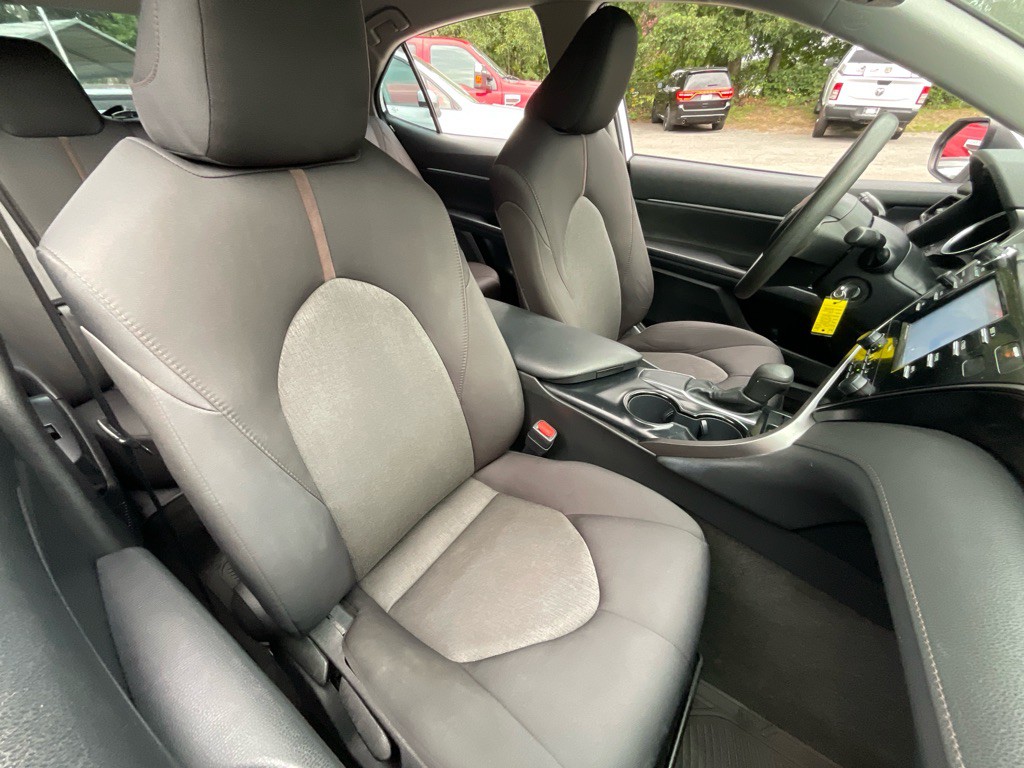 2020 Toyota Camry Image 18