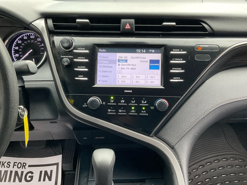 2020 Toyota Camry Image 21