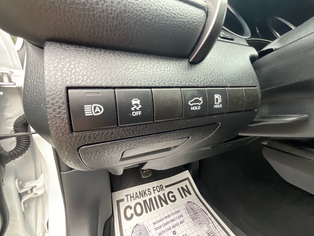 2020 Toyota Camry Image 38