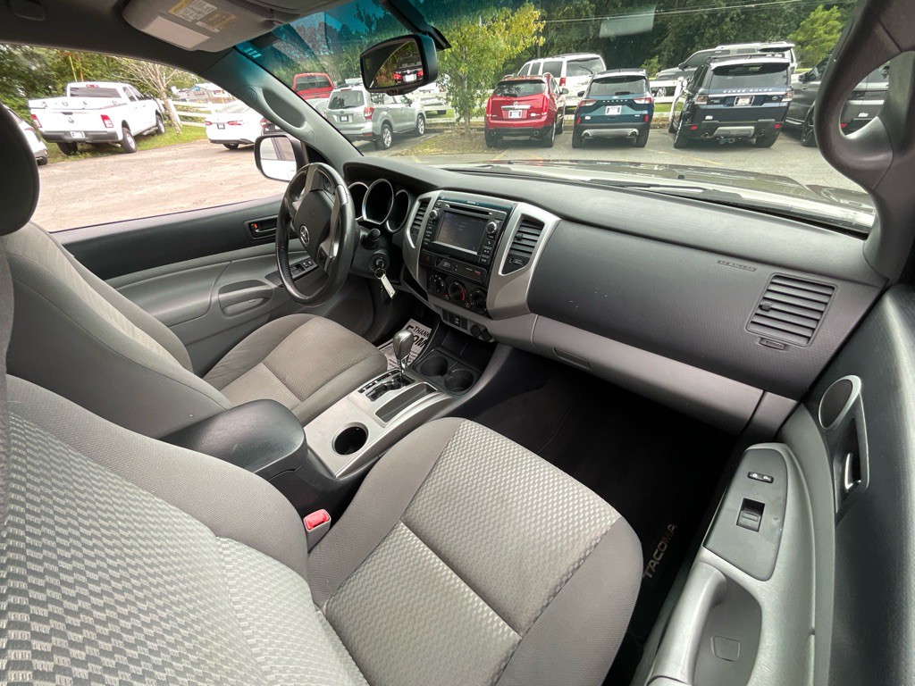 2013 Toyota Tacoma Image 18