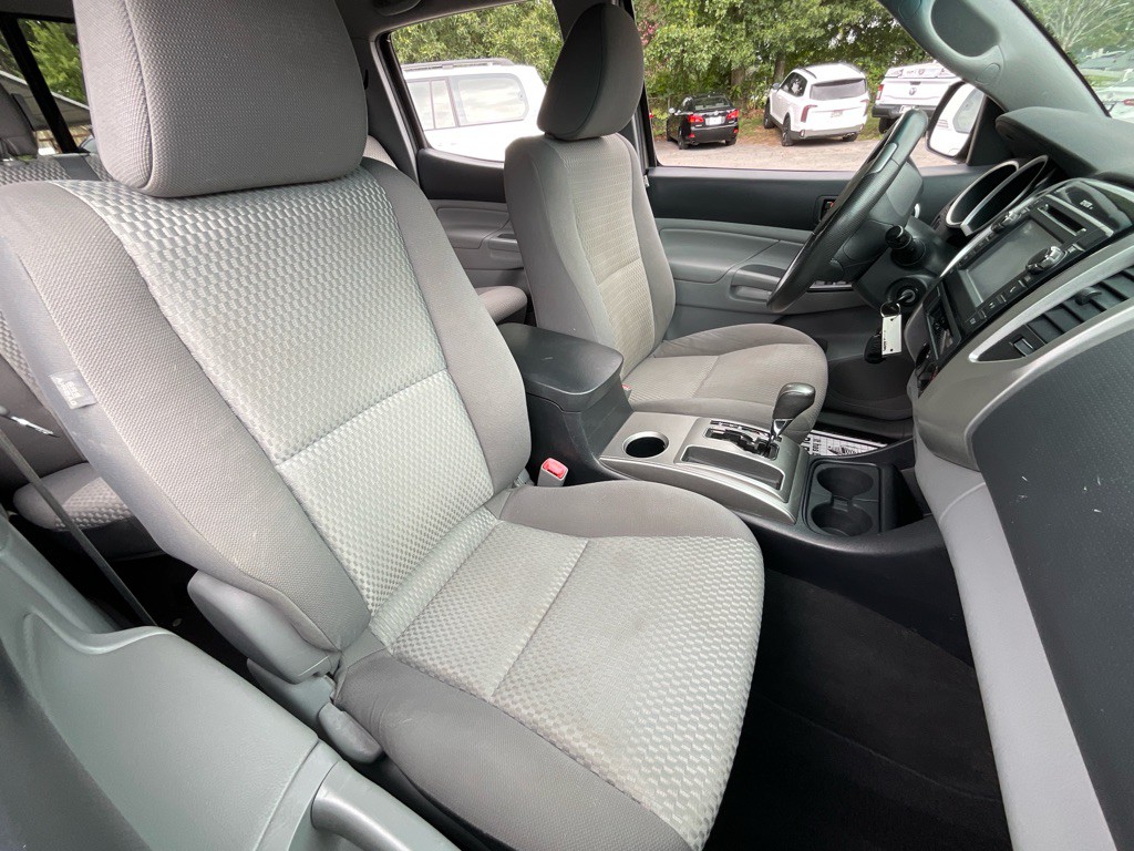2013 Toyota Tacoma Image 19