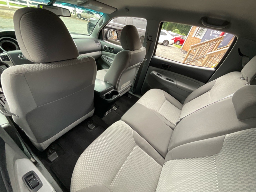 2013 Toyota Tacoma Image 28