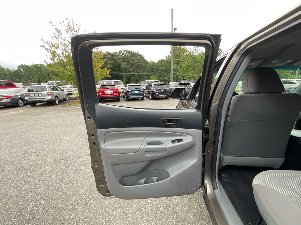 2013 Toyota Tacoma Image 39
