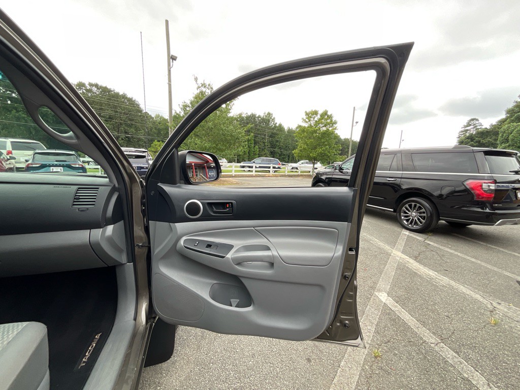 2013 Toyota Tacoma Image 40