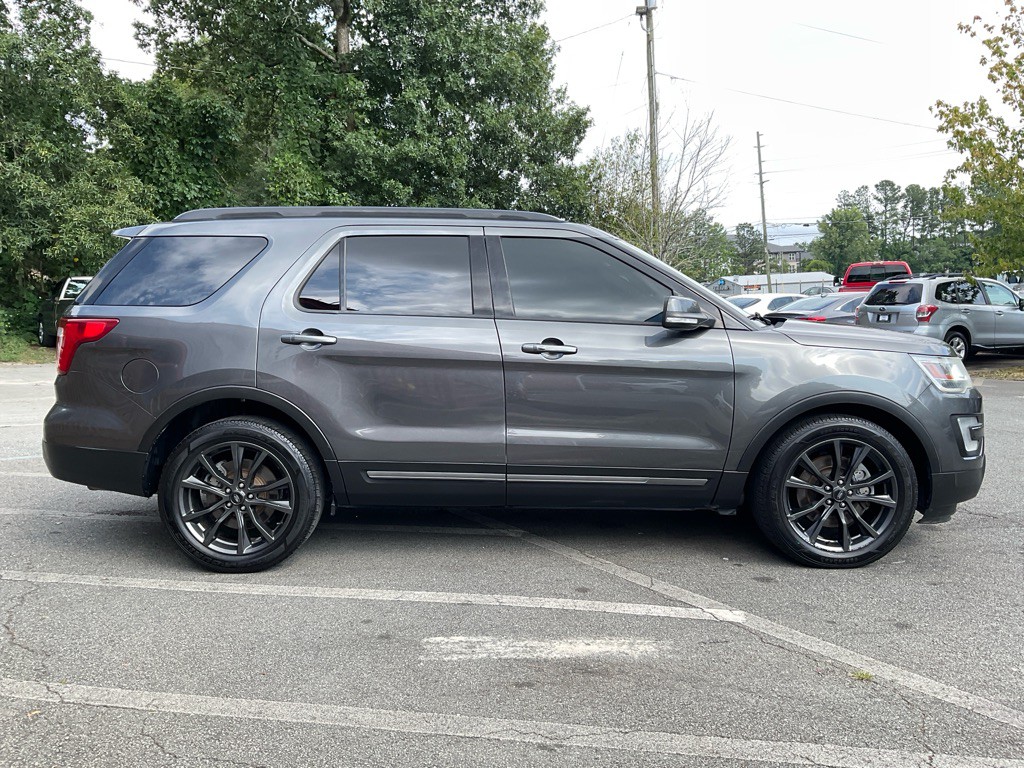 2017 Ford Explorer Image 4