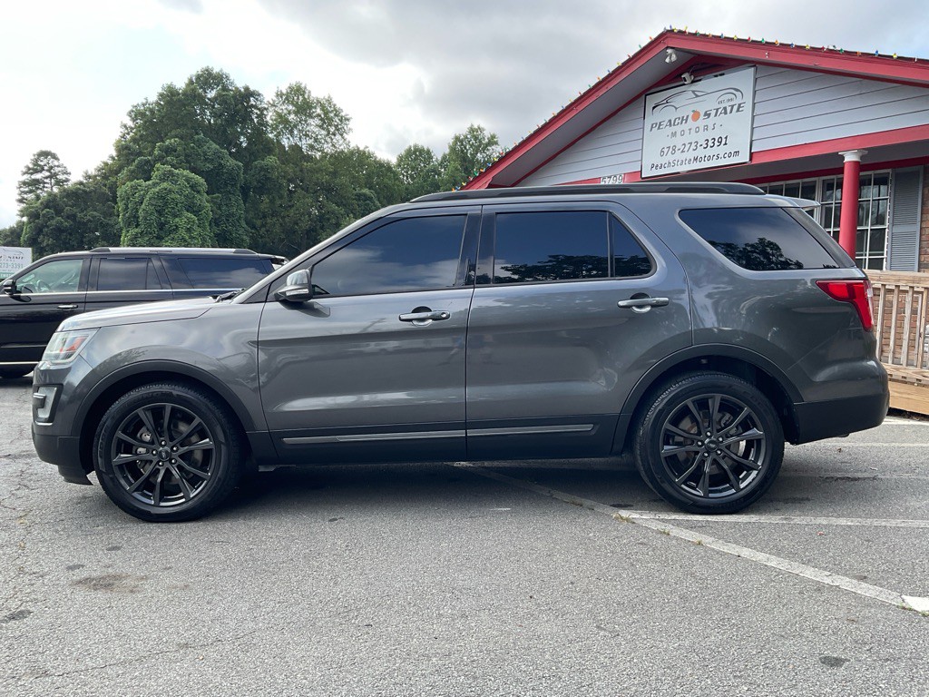 2017 Ford Explorer Image 8
