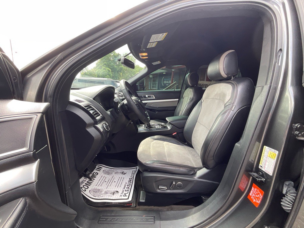 2017 Ford Explorer Image 13