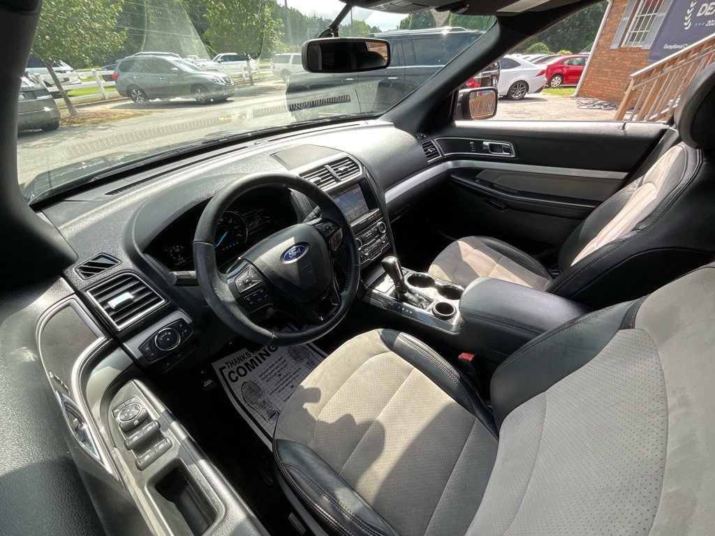 2017 Ford Explorer Image 14