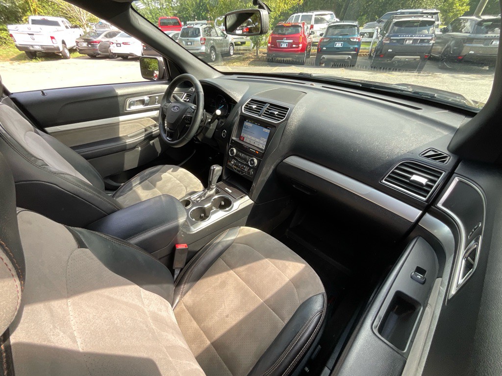2017 Ford Explorer Image 17