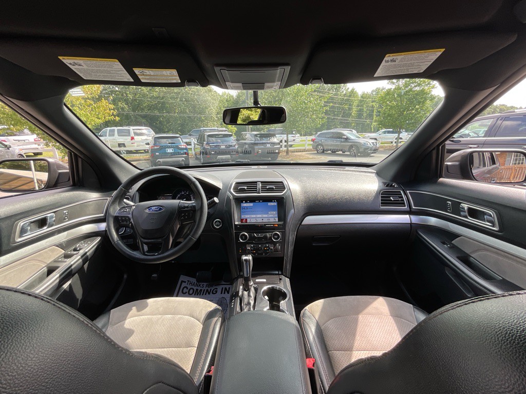 2017 Ford Explorer Image 19