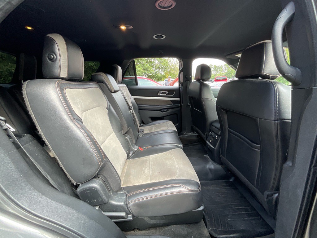 2017 Ford Explorer Image 30