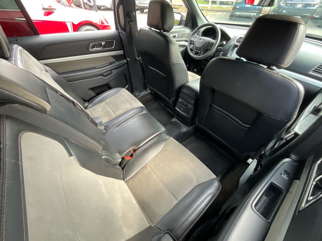 2017 Ford Explorer Image 31