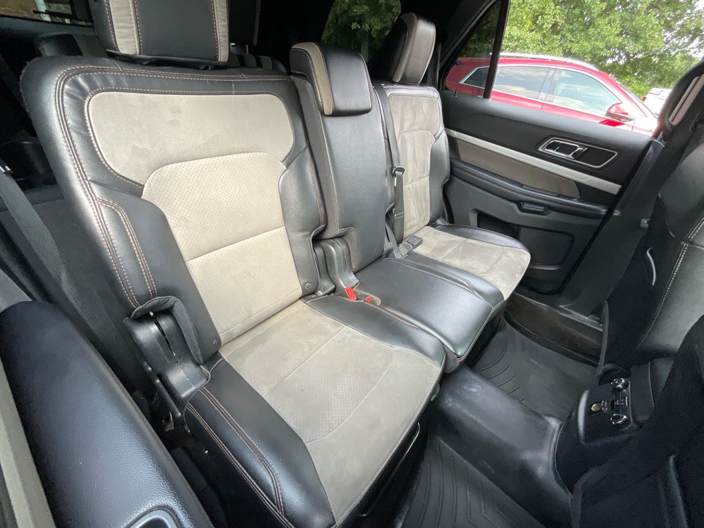 2017 Ford Explorer Image 32