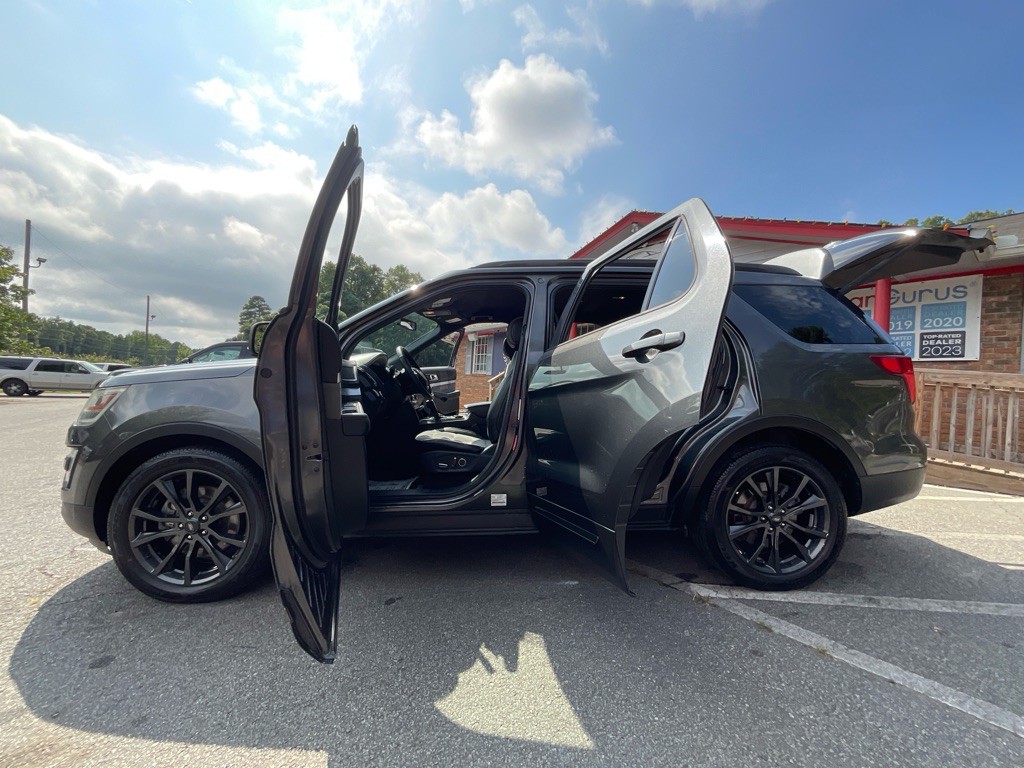2017 Ford Explorer Image 36
