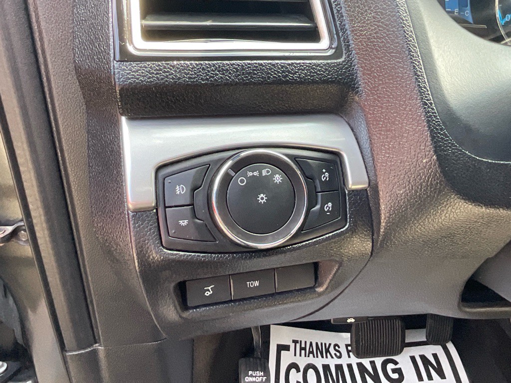2017 Ford Explorer Image 43