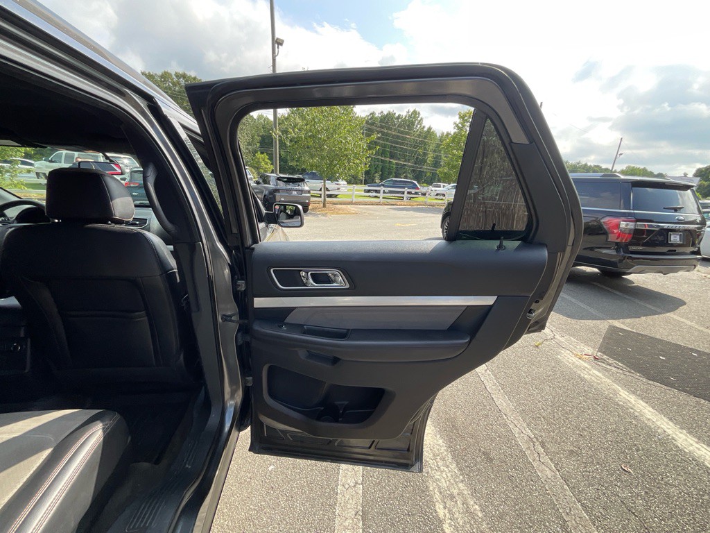 2017 Ford Explorer Image 46