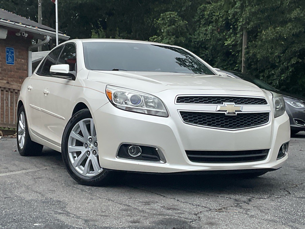 2013 Chevrolet Malibu Image 3