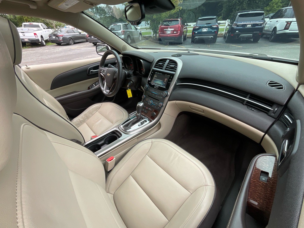 2013 Chevrolet Malibu Image 17