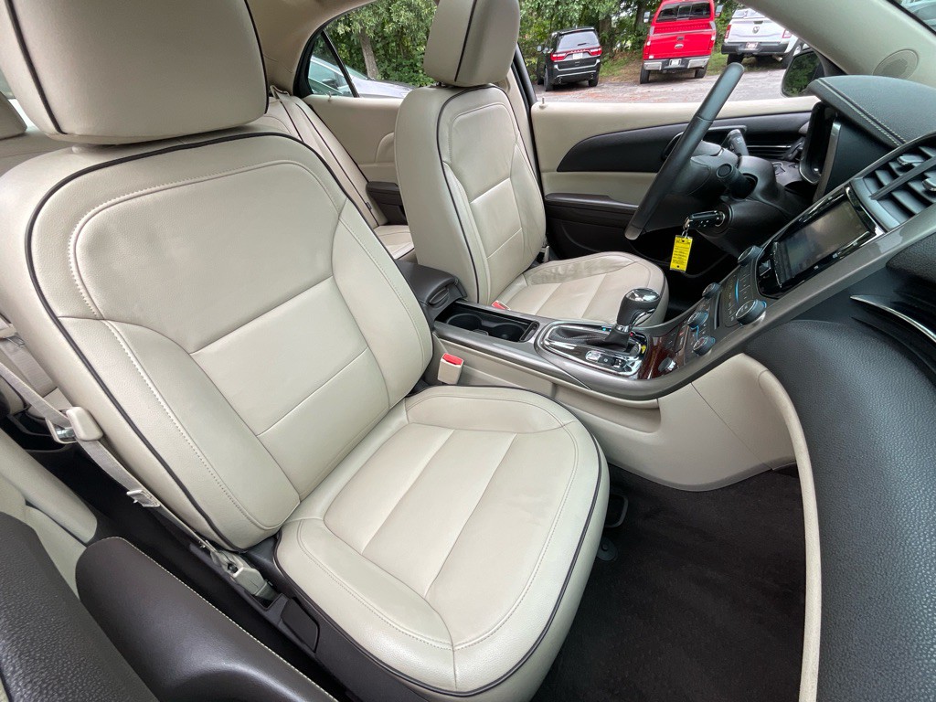 2013 Chevrolet Malibu Image 18