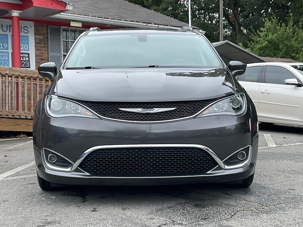 2019 Chrysler Pacifica Image 2