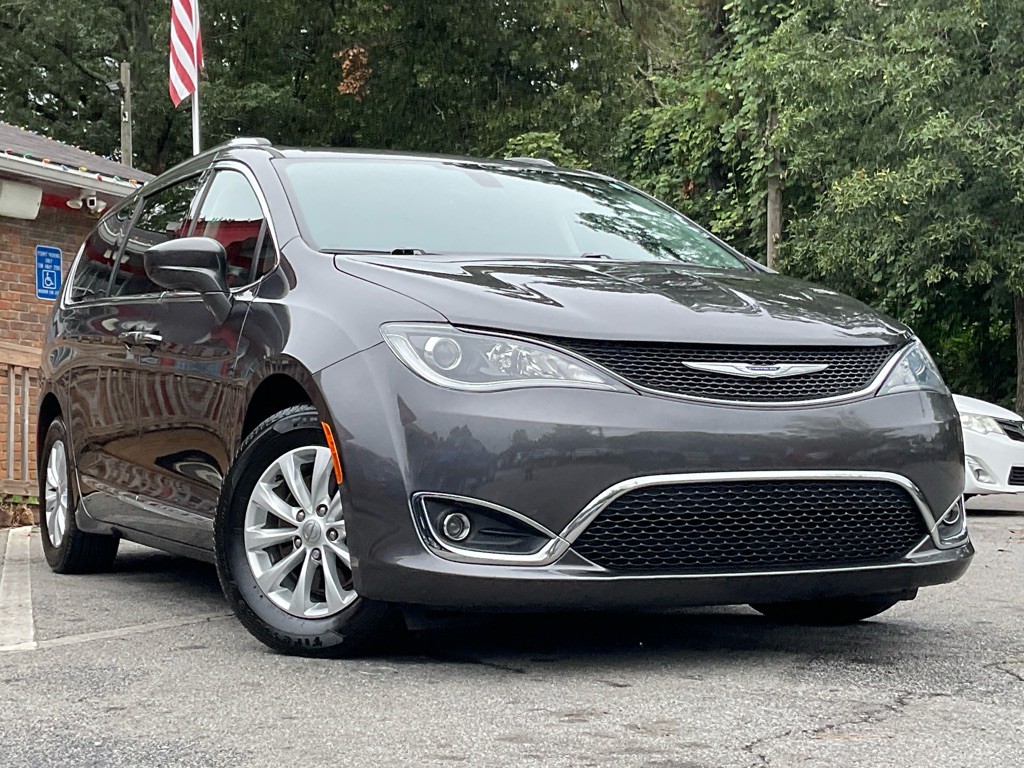 2019 Chrysler Pacifica Image 3