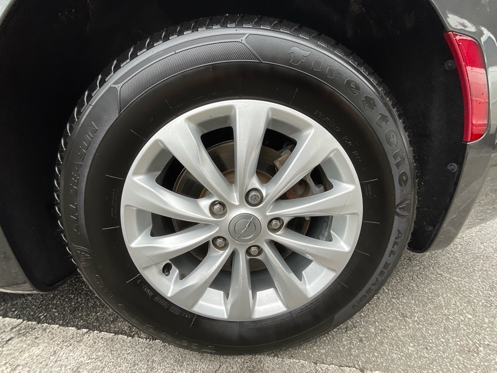2019 Chrysler Pacifica Image 11
