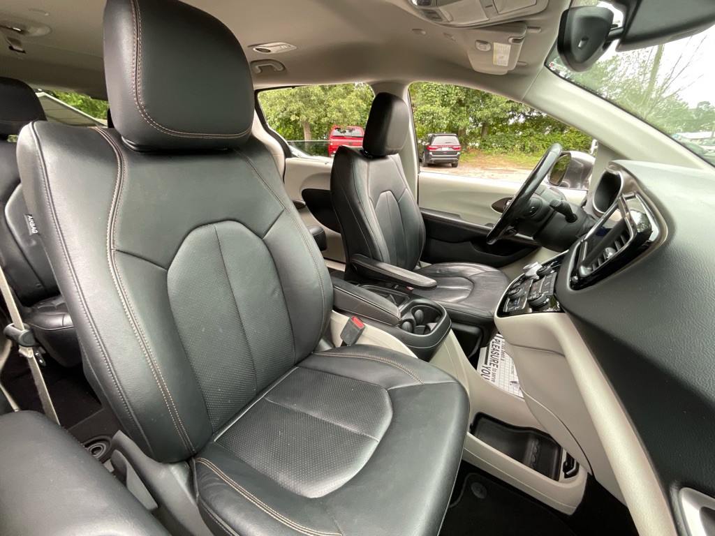 2019 Chrysler Pacifica Image 18