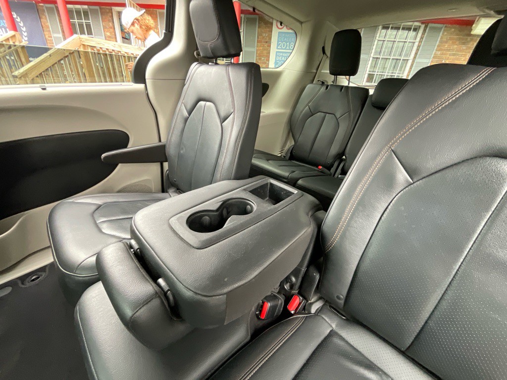 2019 Chrysler Pacifica Image 32
