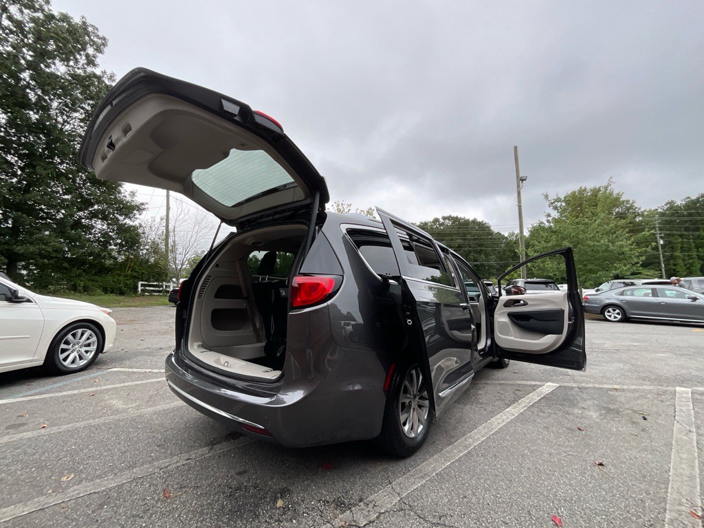 2019 Chrysler Pacifica Image 34