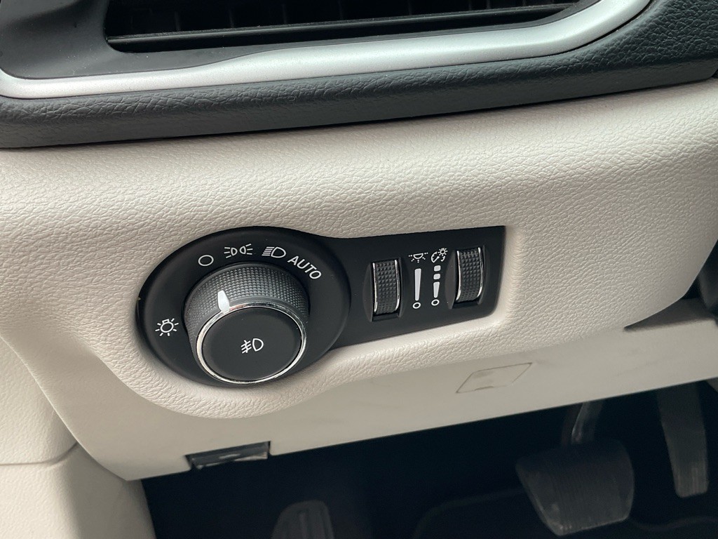 2019 Chrysler Pacifica Image 40