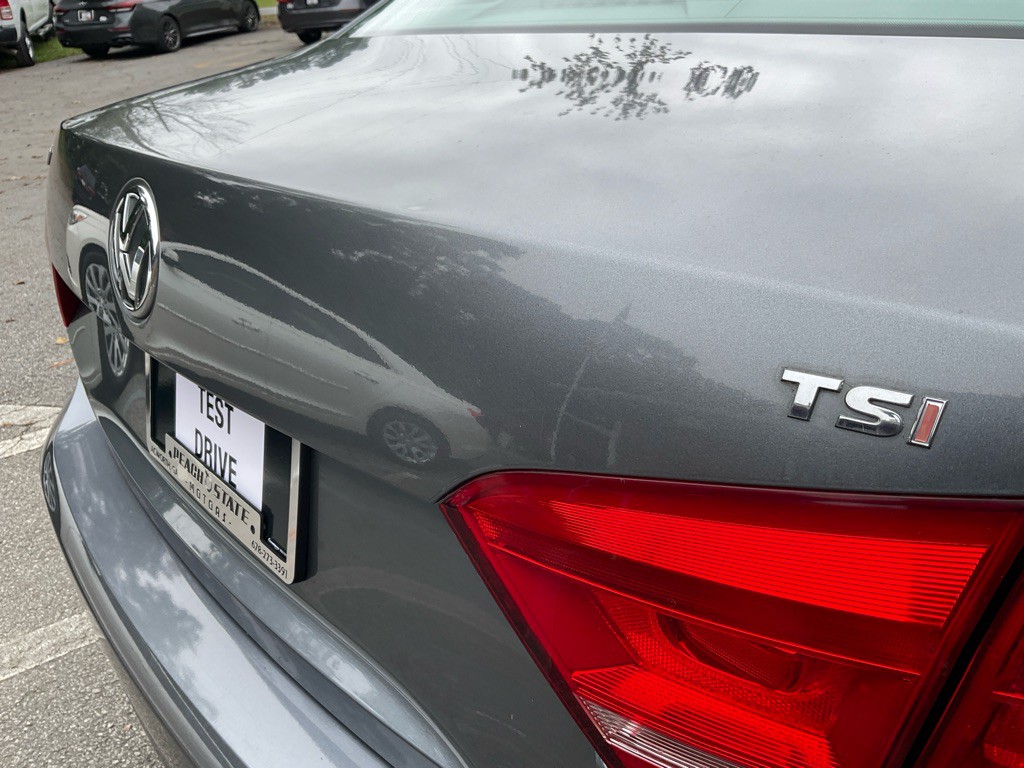 2015 Volkswagen Passat Image 10