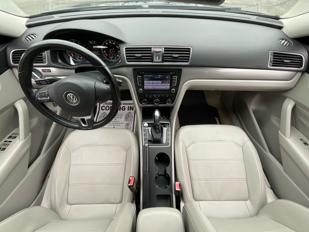 2015 Volkswagen Passat Image 19
