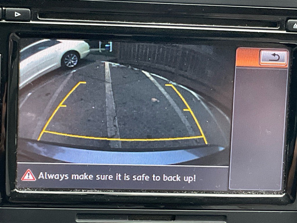 2015 Volkswagen Passat Image 22