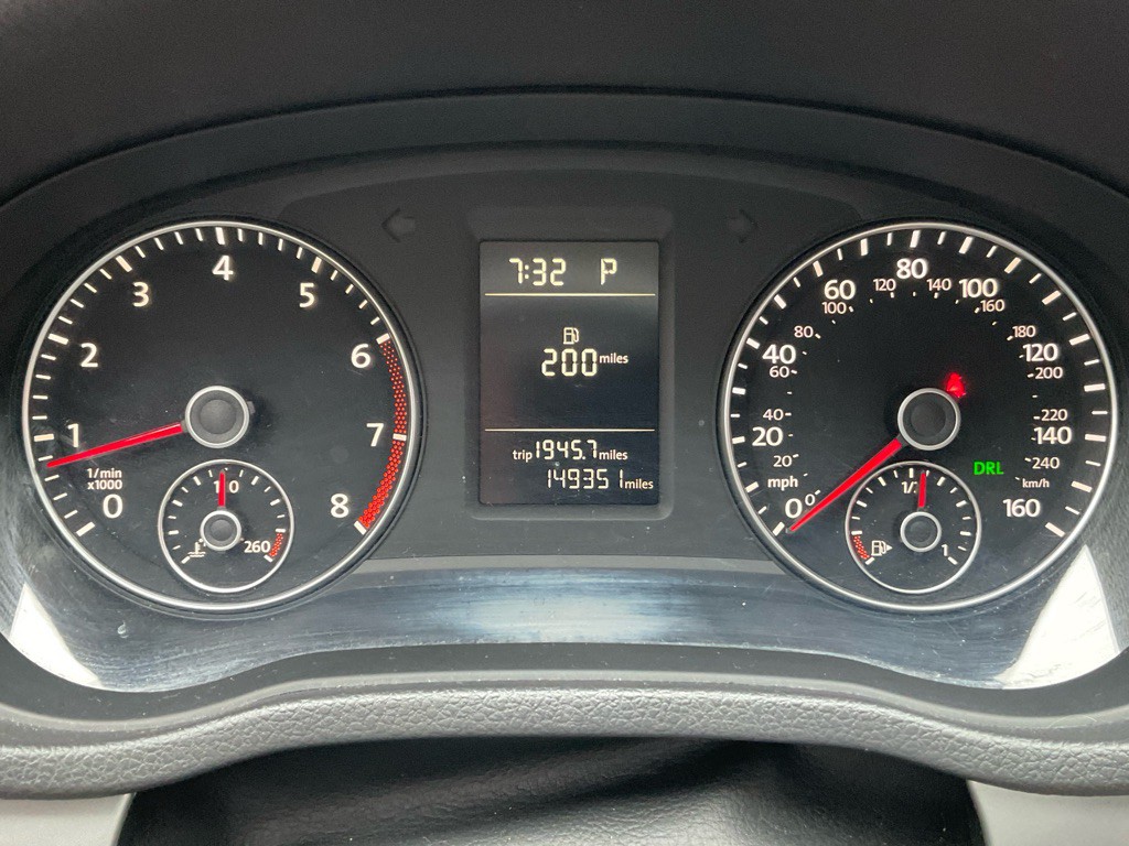 2015 Volkswagen Passat Image 23