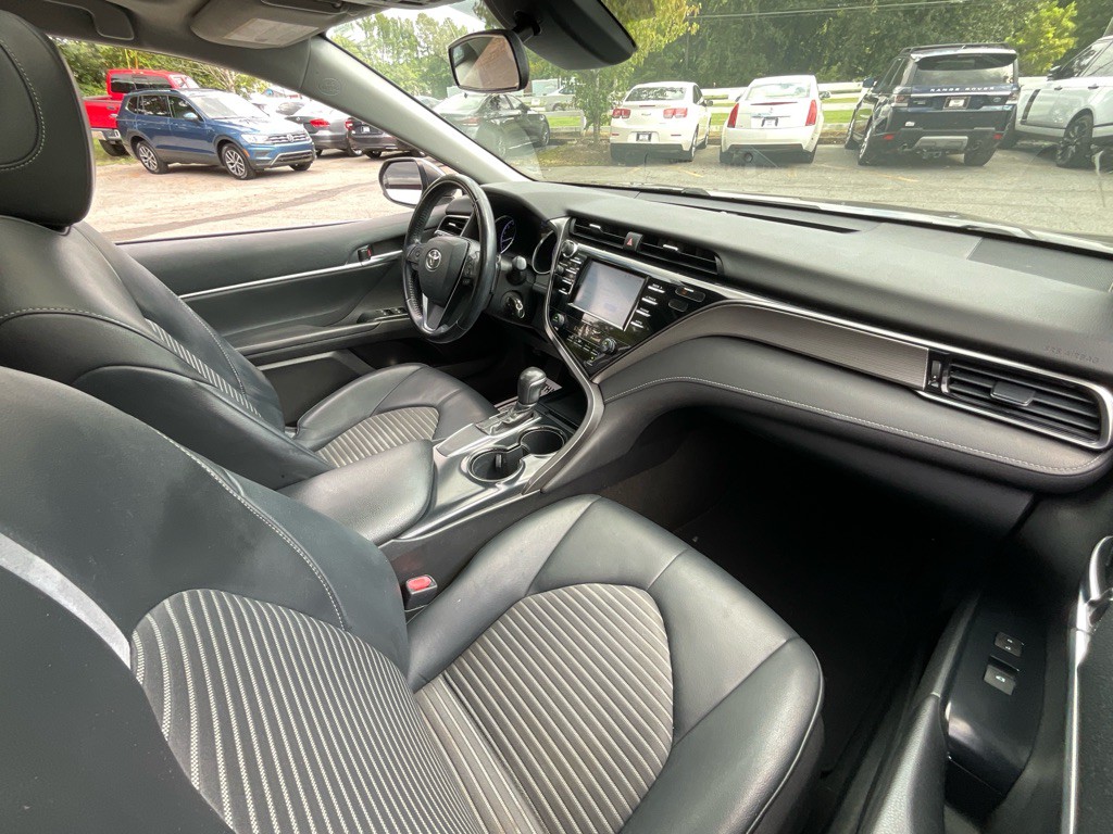 2020 Toyota Camry Image 17