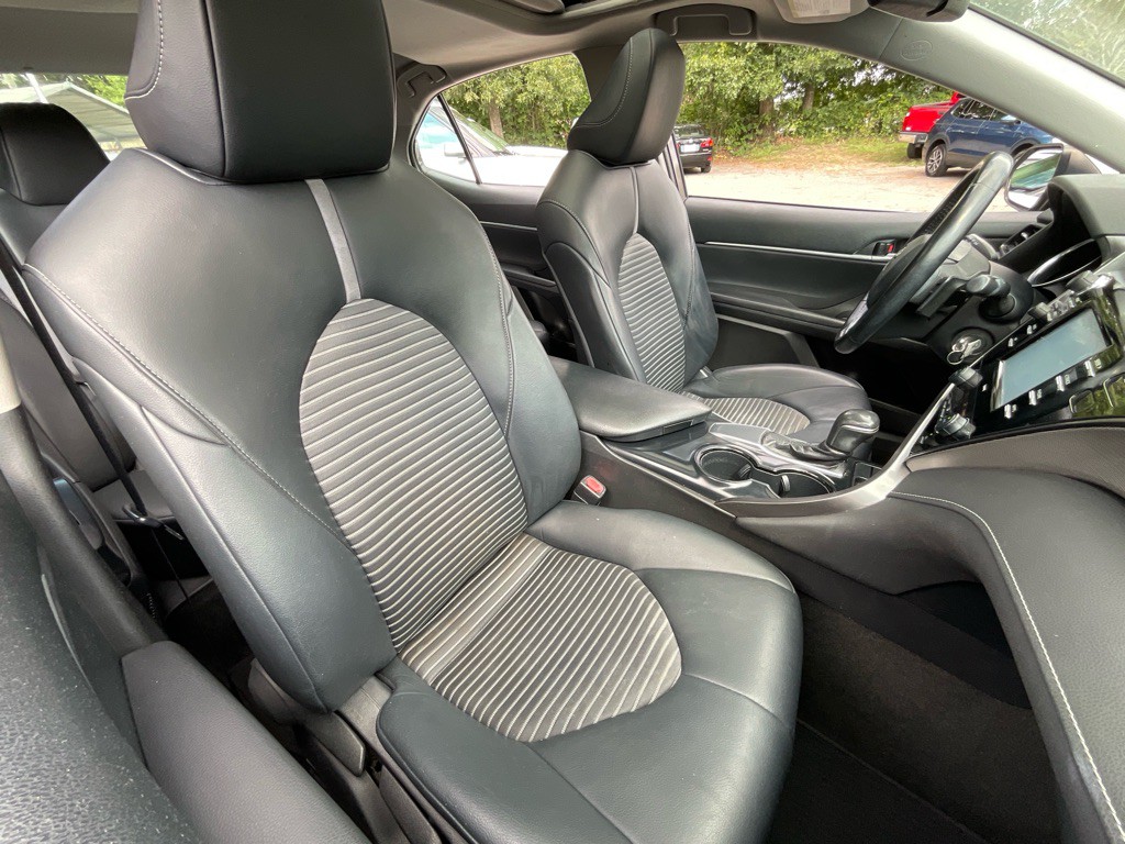 2020 Toyota Camry Image 18